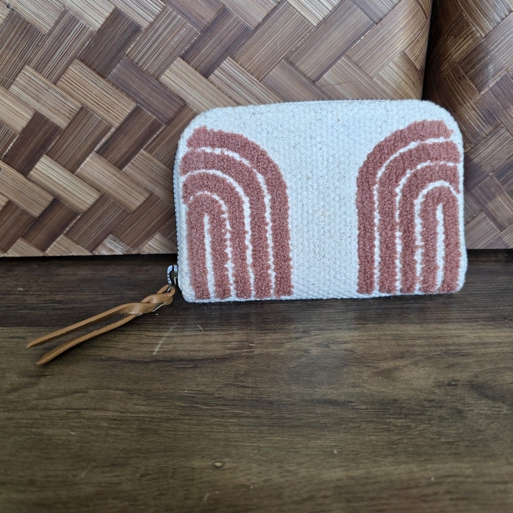 Universal Threads Goods Co. Off-White & Pinkish Brown Zipper‎ Close Wallet Small